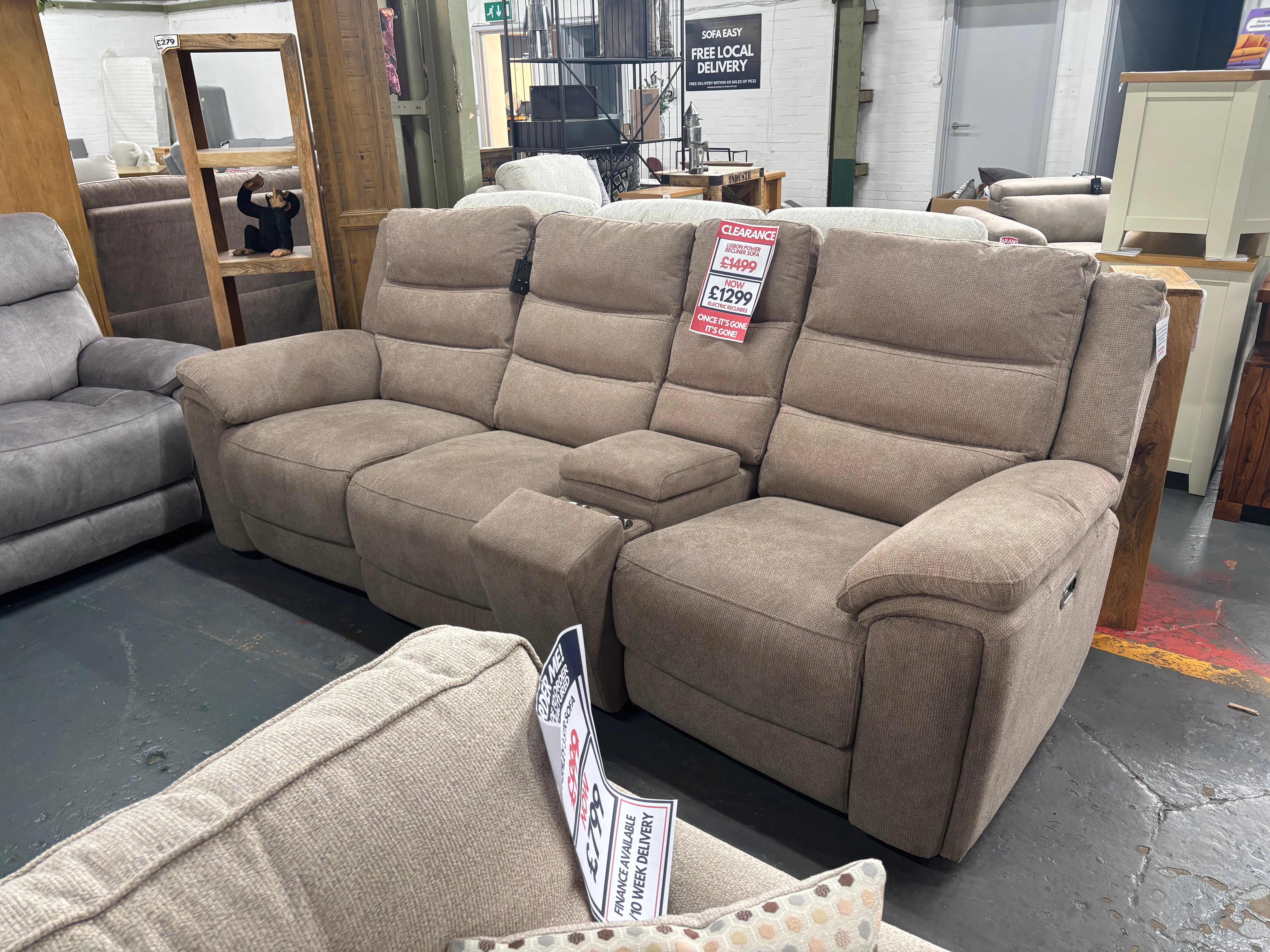 Reese Modular Electric Reclining sofa with cup storage console