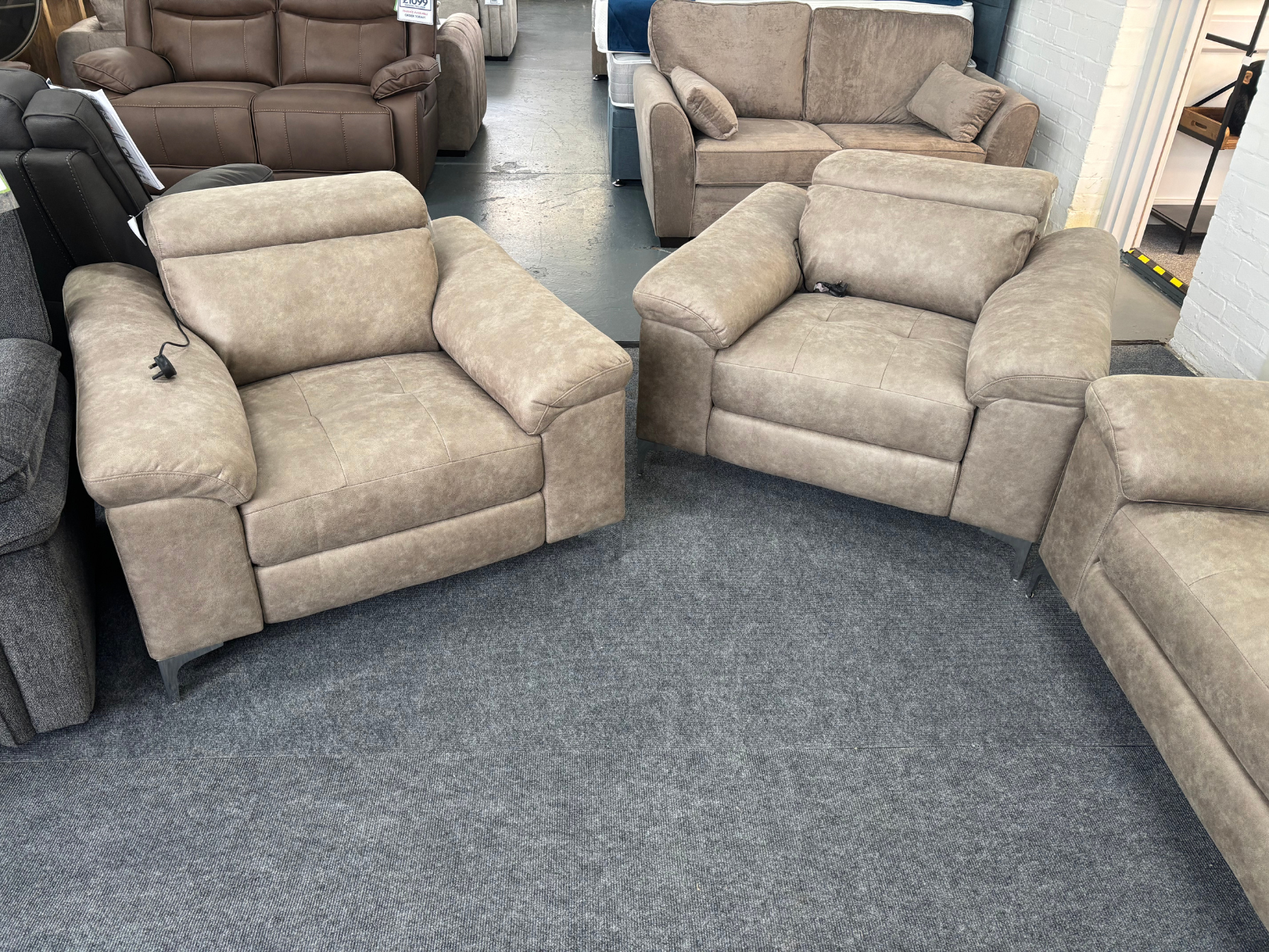 Monroe 3 Seater & 2 Armchairs - power reclining with power headrests - Sofa Easy